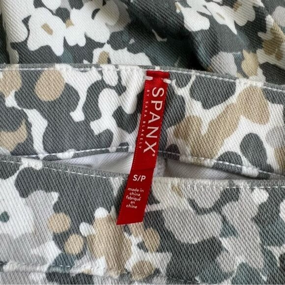 SPANX Jean-ish Ankle Leggings in Camo Floral - S - Picture 6 of 7